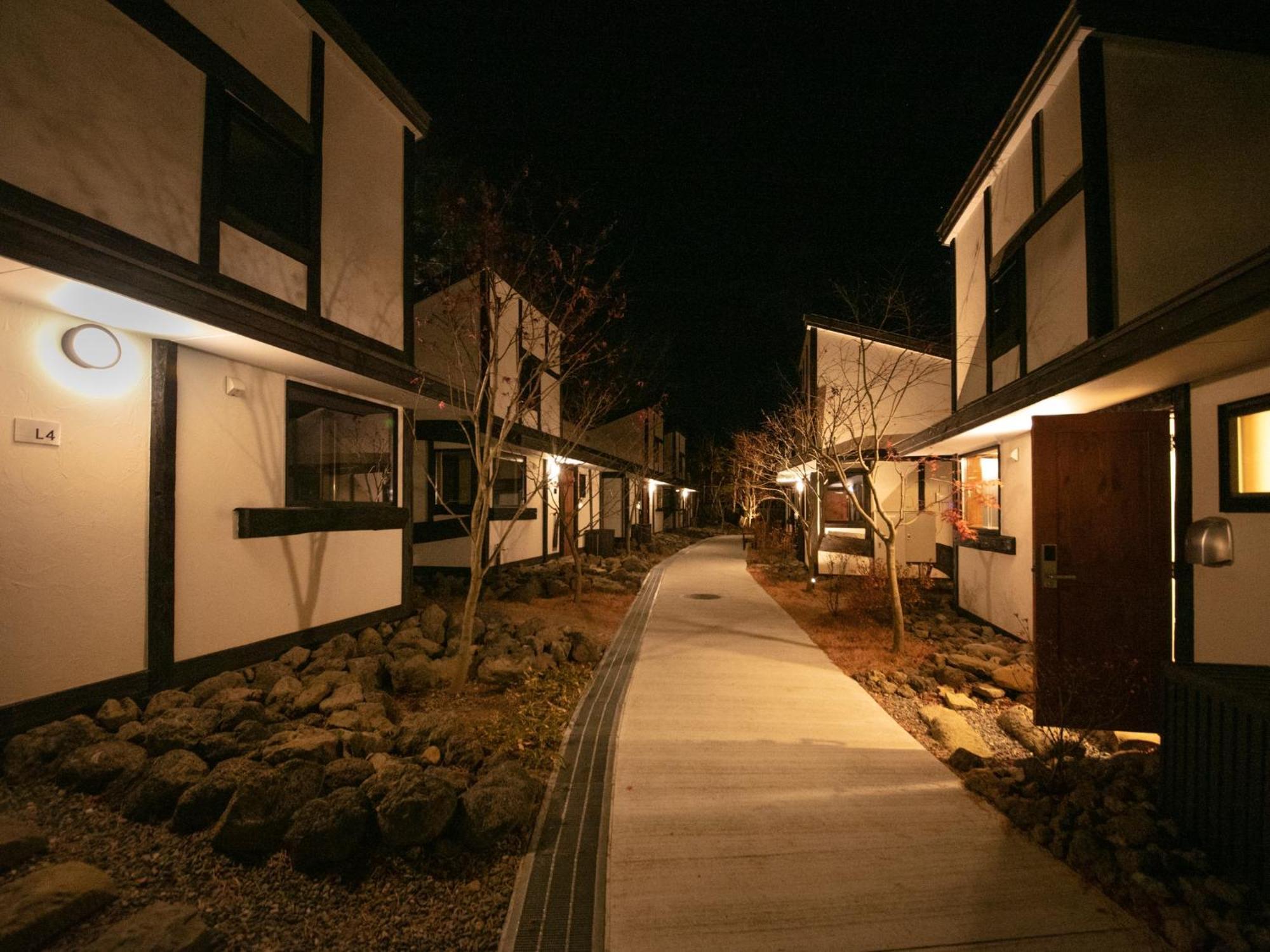 Glamping Villa Hanz Kawaguchiko Fujikawaguchiko Exterior photo